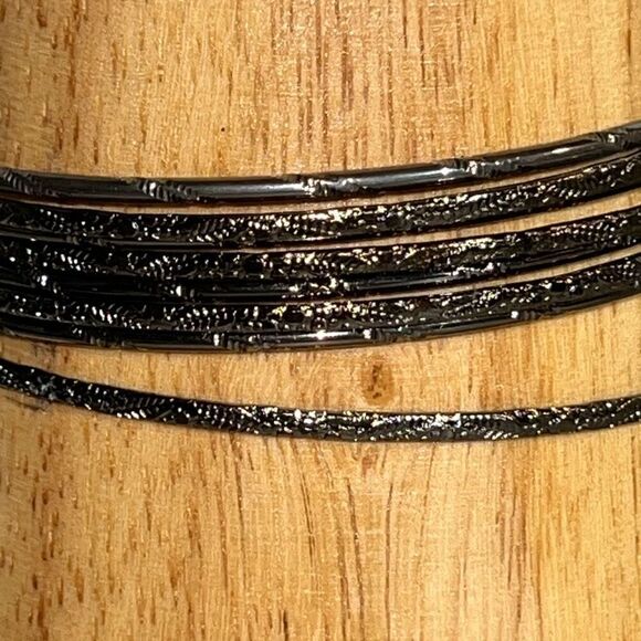 Bangle Stack Set 8 Etched Bracelet Gunmetal Tone Embossed Sparkle Classic Stacka - Picture 7 of 7